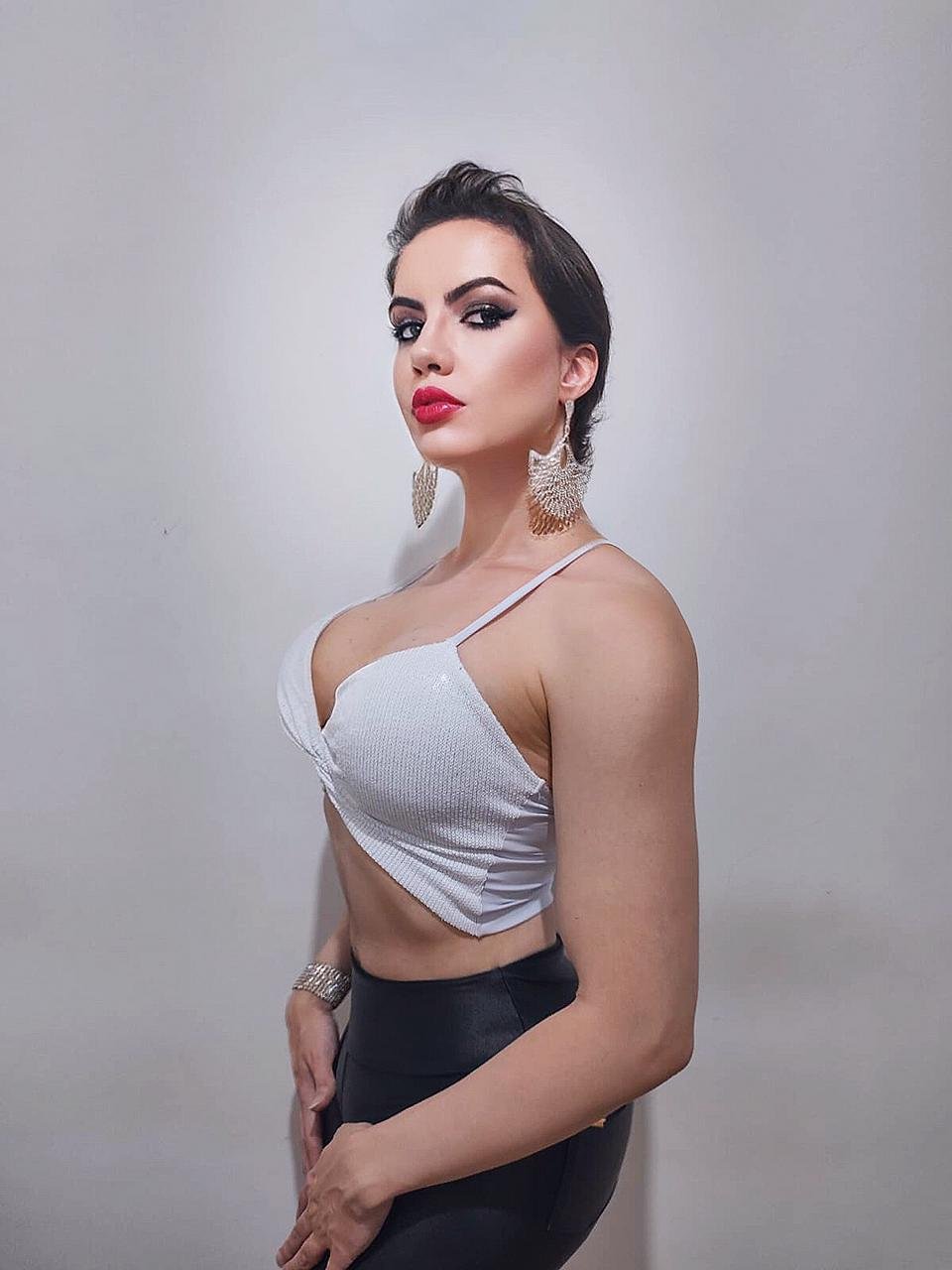 Jade Naid pelo transplante capilar para evitar a calvície