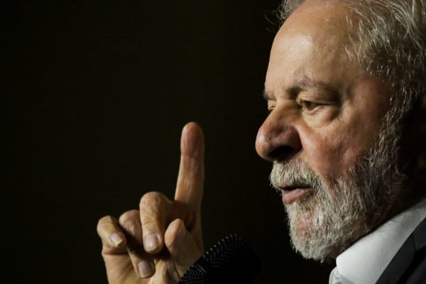 Personalidades denunciam perseguição a Lula em manifesto em defesa da  democracia - CUT-SP