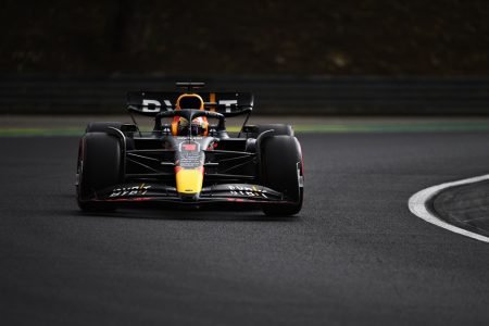 Foto colorida do carro de Verstappen