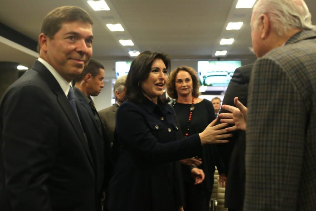 A candidata à presidência da República, Simone Tebet (MDB) ao lado do presidente da Fiesp, Josué Gomes, participa de um diálogo com diretores, conselheiros, sindicatos e associados das entidades sobre propostas para o Brasil