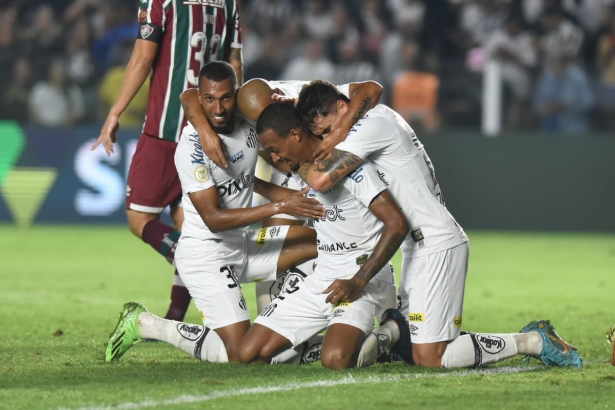 Coritiba X Santos: Onde Assistir, Horário E Escalações | Metrópoles