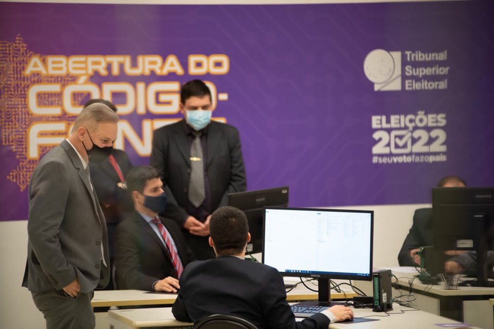Militares do Ministério da Defesa visitam o TSE