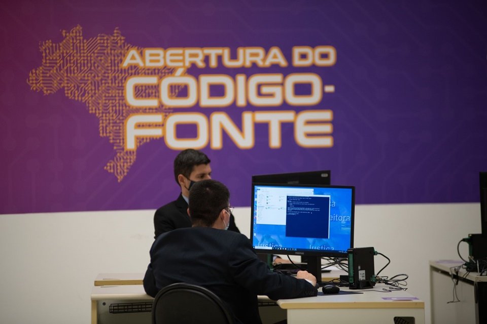 Militares do Ministério da Defesa visitam o TSE
