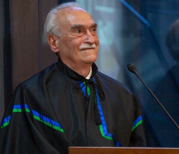 Cleber Rodrigues Alho professor emérito