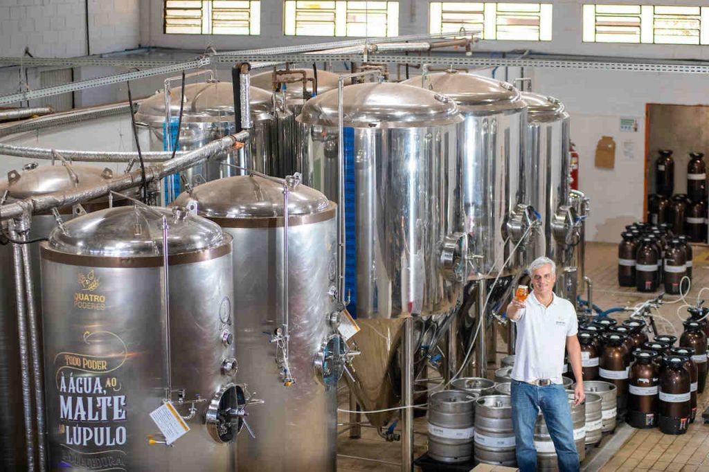 Cervejaria e o processo de produção para o Dia da Cerveja