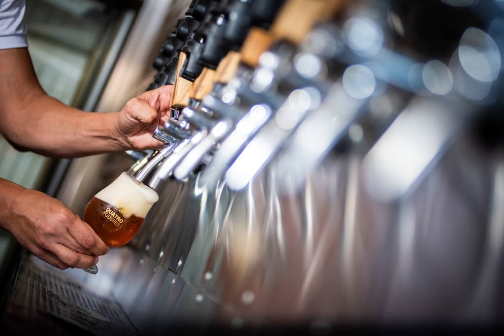 Cervejaria e o processo de produção para o Dia da Cerveja