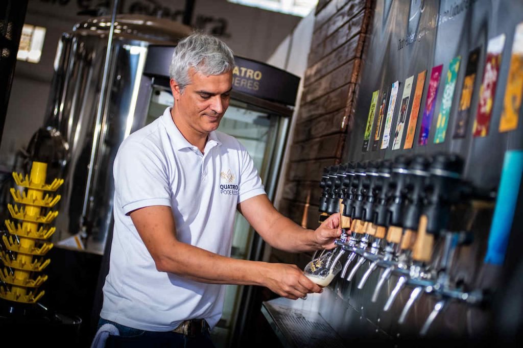 Cervejaria e o processo de produção para o Dia da Cerveja