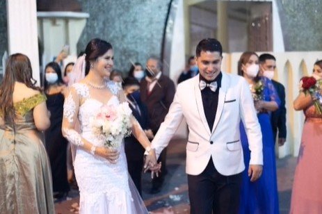 Ailiz Melina Zambrano Pinargote e Pedro Pablo Pico Moreira