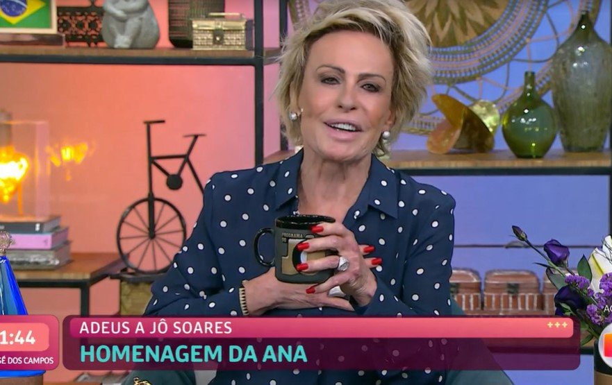 Ana Maria Braga homenageia Jô Soares