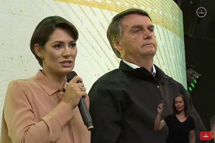 Governo Bolsonaro tentou trazer ilegalmente joias de R$ 16,5 milhões para  Michelle, diz jornal