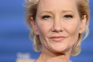 Foto colorida de Anne Heche
