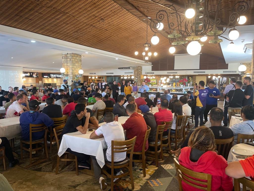 Café da manhã oferecido por Telma Ruffino a Ibaneis