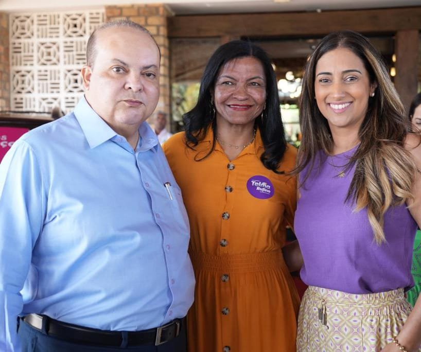 Ibaneis Rocha posa com Telma Ruffino e Flávia Arruda - Metrópoles