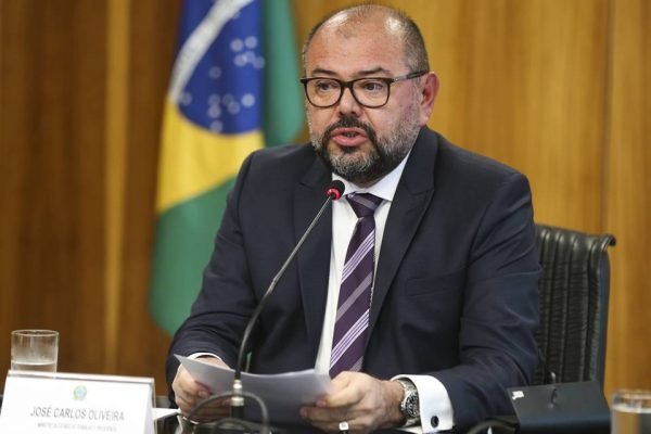 O ministro do Trabalho e Previdência, José Carlos Oliveira