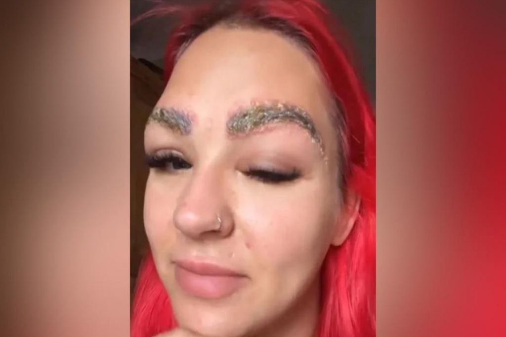 foto colorida do rosto de uma mulher