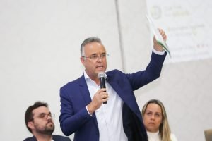 O candidato a deputado distrital Bispo Renato (PL) apresentou, durante evento em Taguatinga nesta quinta-feira (11:8), 25 propostas para melhorias na Educação do Distrito Federal