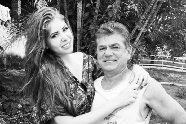 Amanda Gontijo e o pai