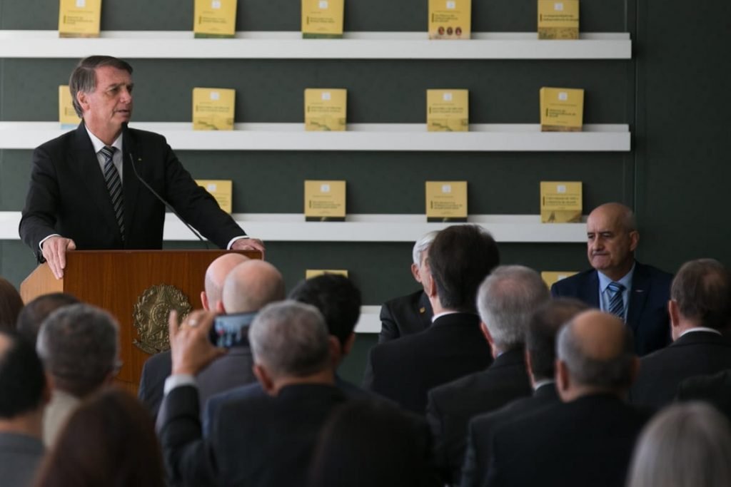 Presidente Bolsonaro participa da cerimônia alusiva ao Bicentenário da Independência, no Palácio do Planalto