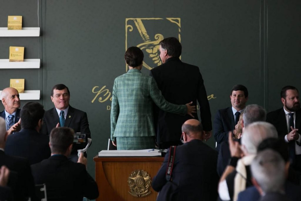 Presidente Bolsonaro participa da cerimônia alusiva ao Bicentenário da Independência, no Palácio do Planalto