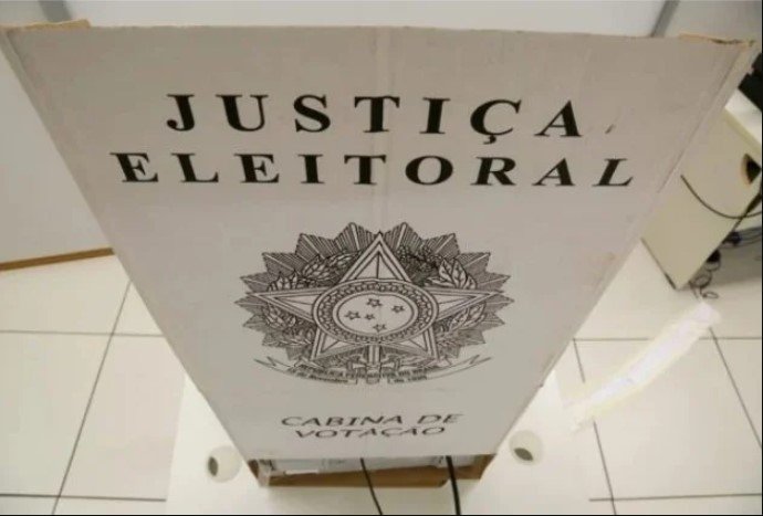 Cabine Justiça eleitoral - Metrópoles