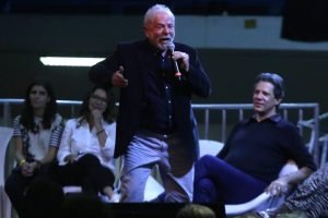 ex-presidente Lula e fernando Haddad Aula aberta, Universidade Pública e Democracia, pelo Coletivo USP Pela Democracia, no vão da História e Geografia na Cidade Universitária, em São Paulo 5