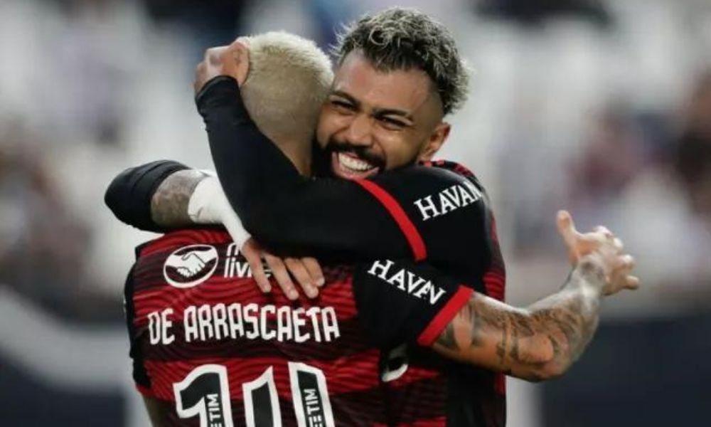 Arrascaeta e Gabigol são classificados entre os 100 melhores jogadores do  mundo