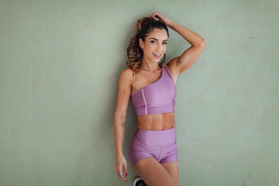 Musa fitness Aline Mareto revela o segredo de seu corpo definido