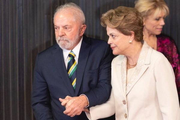 Lula e dilma durante Posse do ministro Alexandre de Moraes como presidente e o ministro Ricardo Lewandowski como vice-presidente do TSE 13