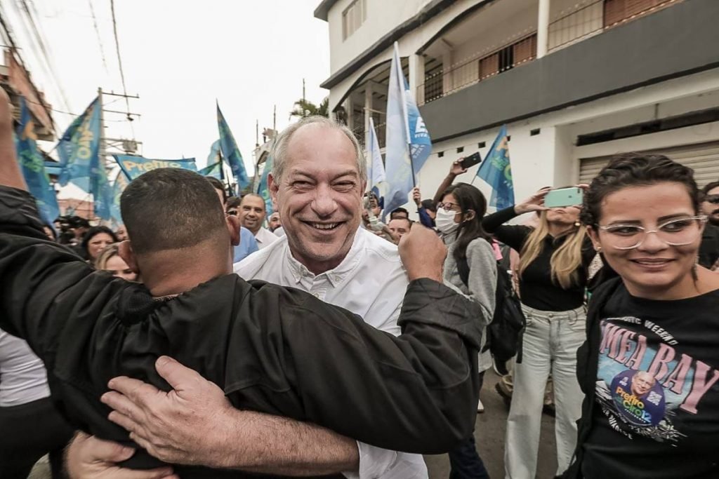 Ciro Gomes faz campanha em Santana de Parnaíba,São Paulo