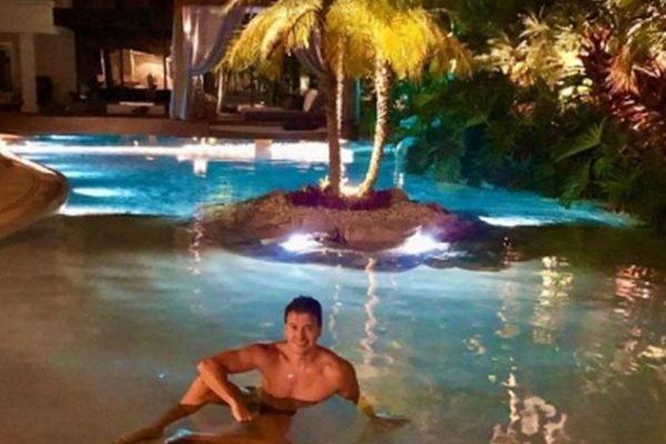 Rodrigo Faro se nega a pagar piscineiro para mansão de R$ 15 milhões