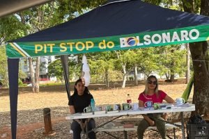 Pit stop roda as ruas de Brasília para vender souvenirs de Bolsonaro