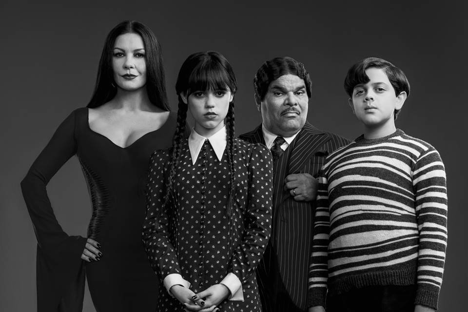 WANDINHA  Jenna Ortega, Emma Myers, Joy Sunday e outros personagens da  série de Tim Burton