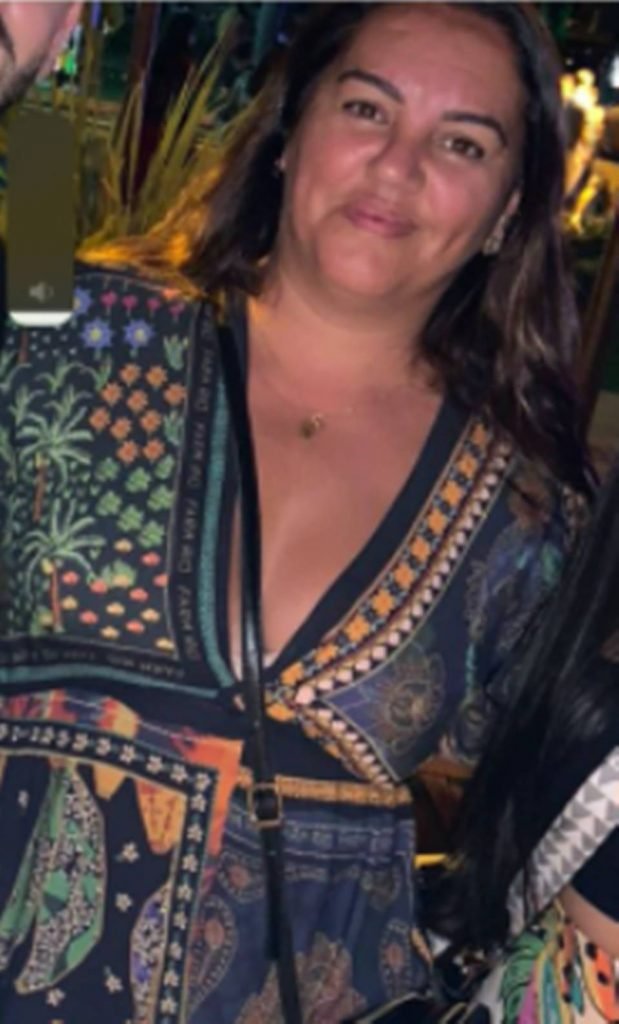 mulher de vestido