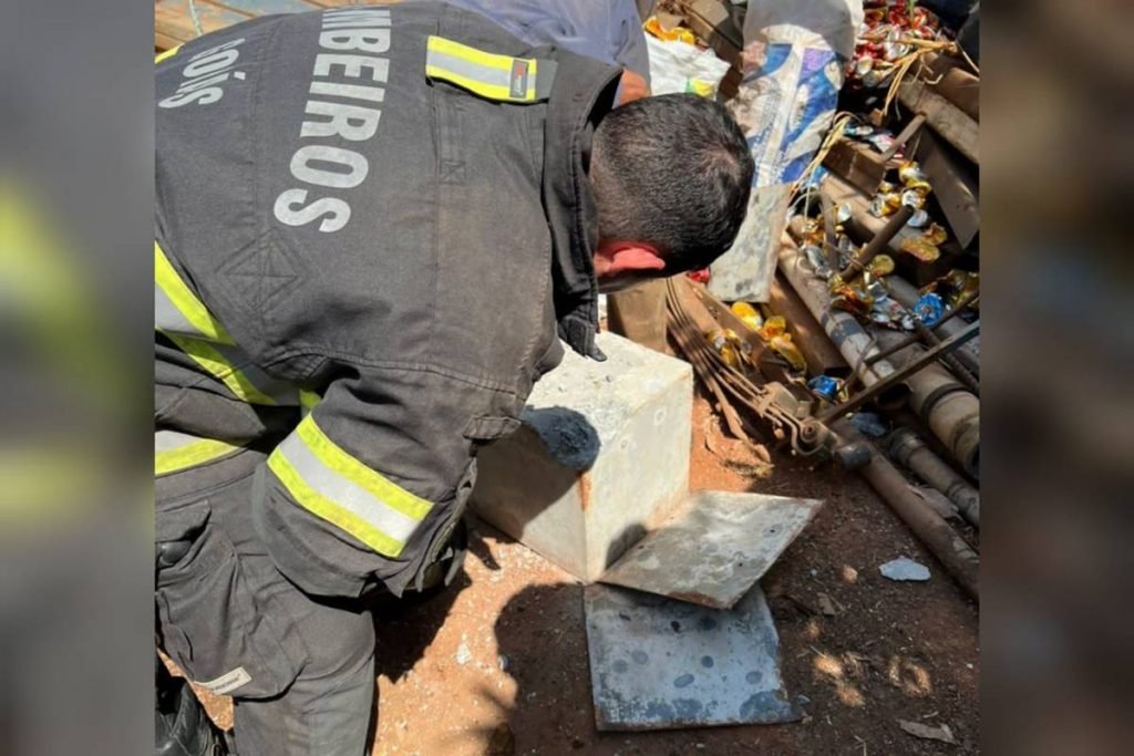 técnicos averigual suspeita de fonte de césio 137 armazenada em quintal de residência em anápolis, goiás