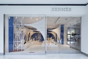 Fachada de loja em shopping