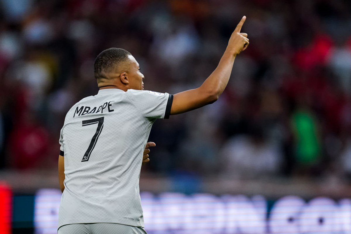 Mbappé marca, mas Lille arranca empate no fim e interrompe série