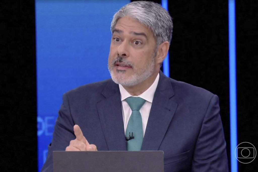 William Bonner durante entrevista candidato eleicoes 2022 jair bolsonaro na rede glodo tv jornal nacional