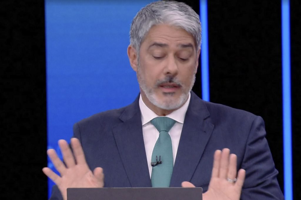 William Bonner durante entrevista candidato eleicoes 2022 jair bolsonaro na rede glodo tv jornal nacional