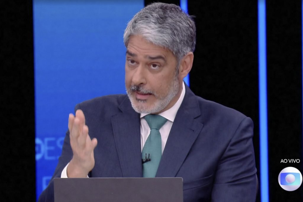 William Bonner durante entrevista candidato eleicoes 2022 jair bolsonaro na rede glodo tv jornal nacional