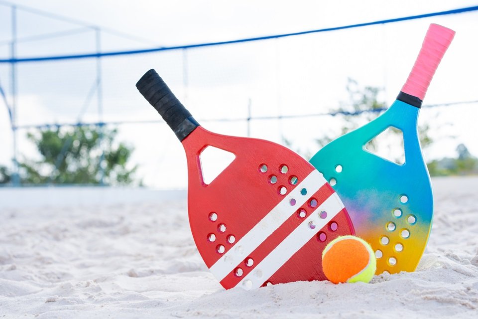 Beach tennis: tudo o que você precisa saber do esporte da vez!