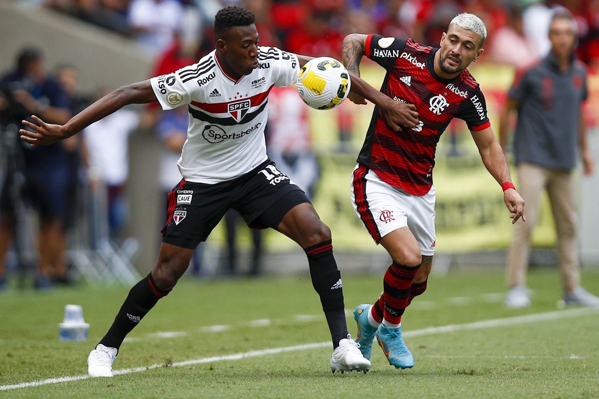 Flamengo perde para o São Paulo por 2 a 1 no primeiro jogo das quartas da  Copa do Brasil - Flamengo