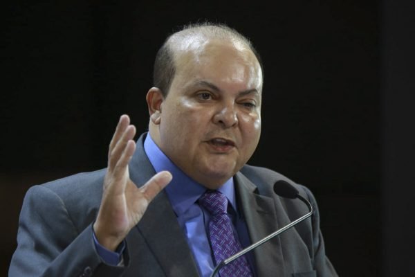 Ibaneis Rocha durante o debate Metrópoles GDF 2022