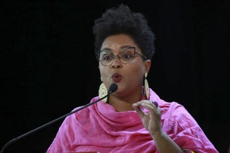 Keka Bagno durante o debate Metrópoles GDF 2022