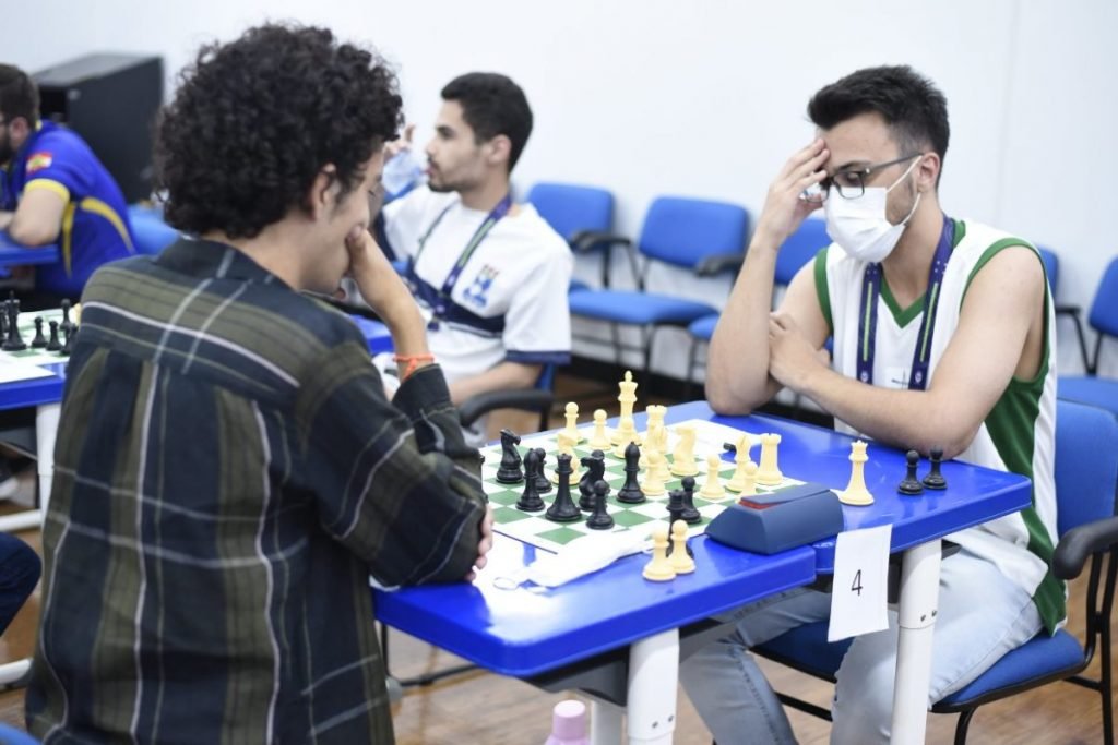 Campeonatos de xadrez e futebol beneficente agitam Brasília neste sábado  (28) - Jornal de Brasília