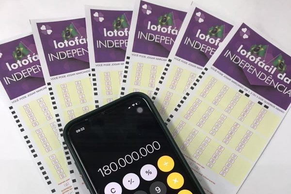 O Segredo Das Lotéricas + Vencendo Na Loto Fácil - Outros - DFG