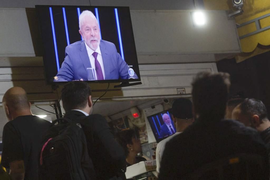 Brasilienses assistem a entrevista com Luís Inácio Lula da Silva, candidato a Presidência da República nas eleições 2022