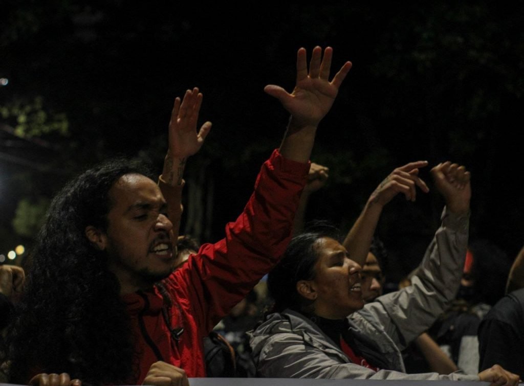 Manifestantes protestam contra falta de candidatos negros em debates presidenciais