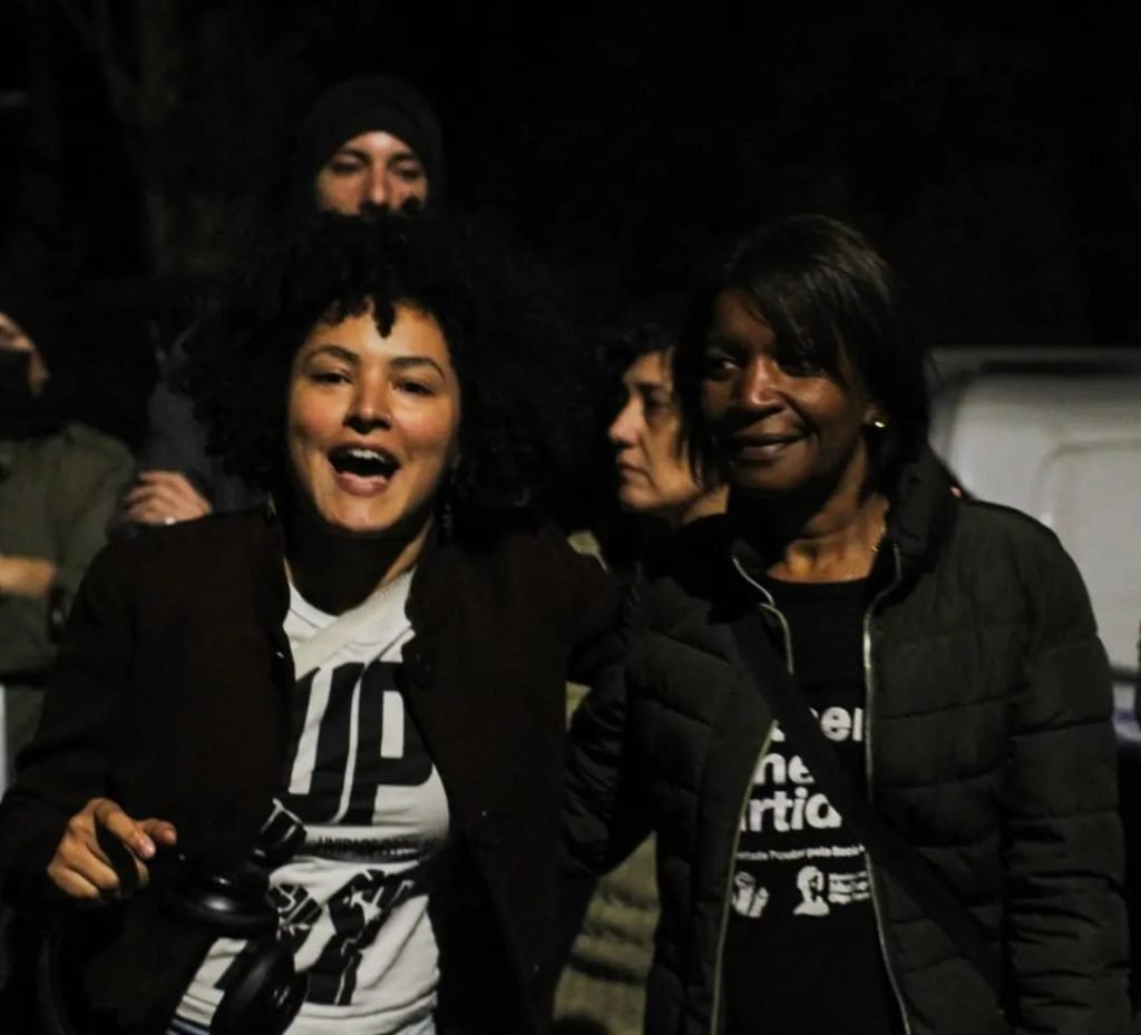 Manifestantes protestam contra falta de candidatos negros em debates presidenciais