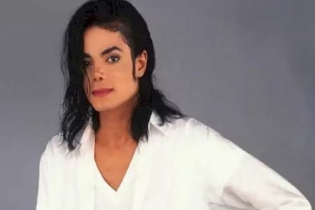 Foto colorida de Michael Jackson