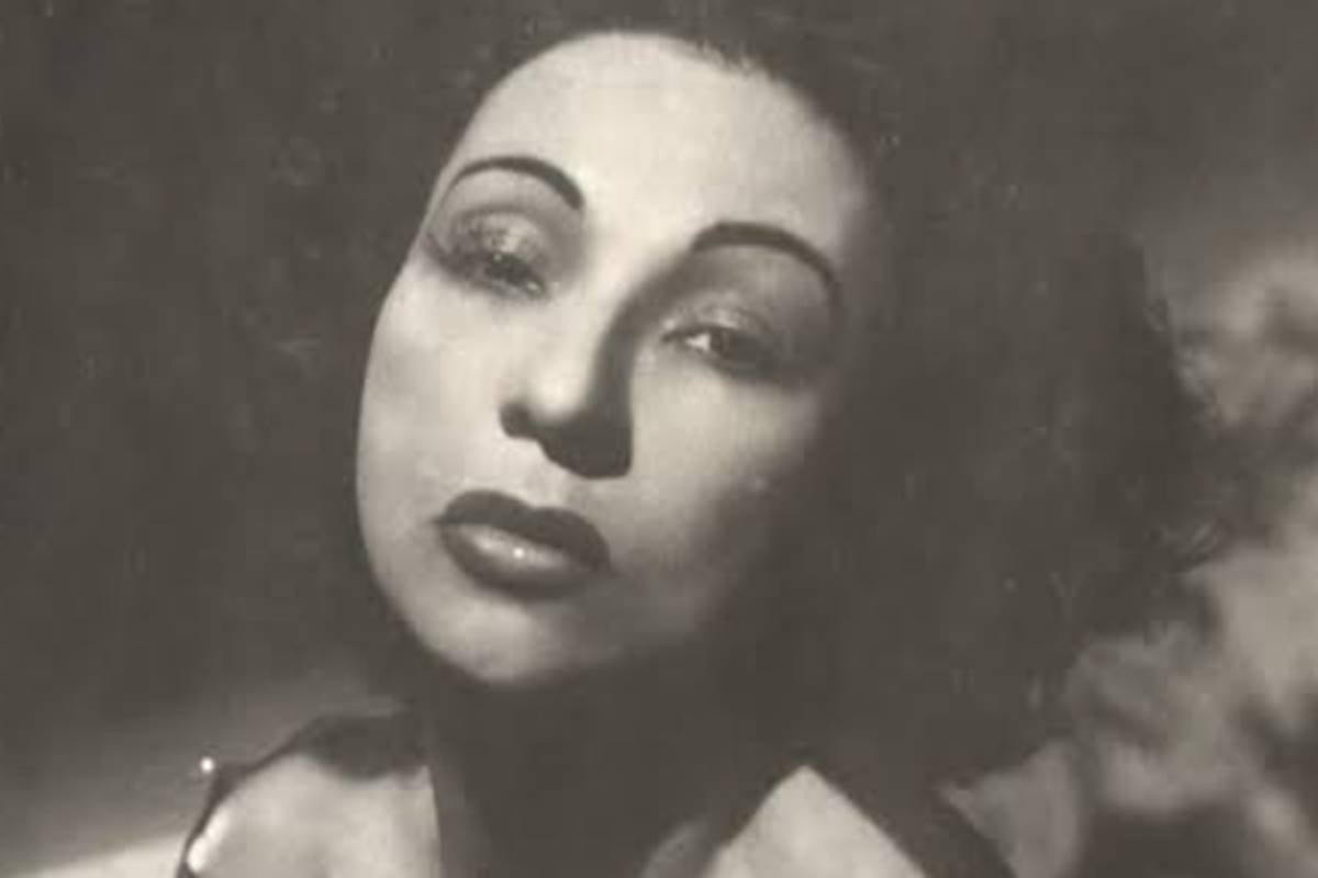 Foto colorida de uma mulher-Metrópoles